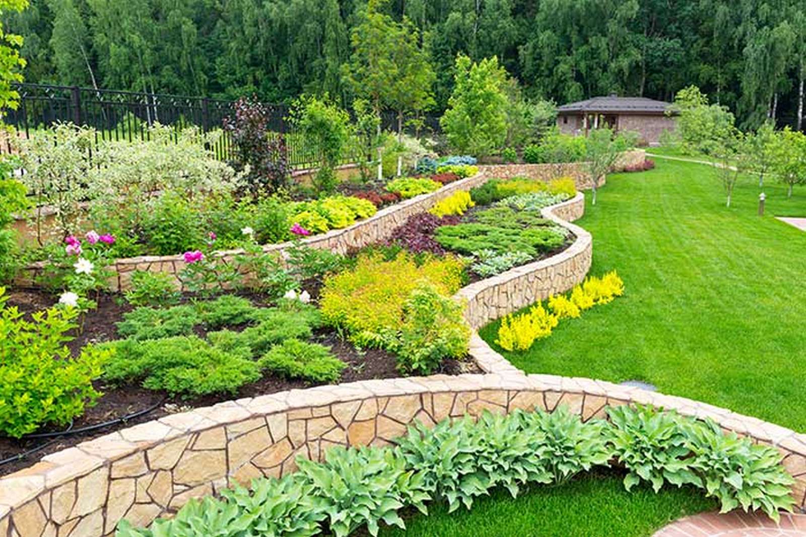 Retaining Walls Add Style and Visual Interest to Front or Backyard