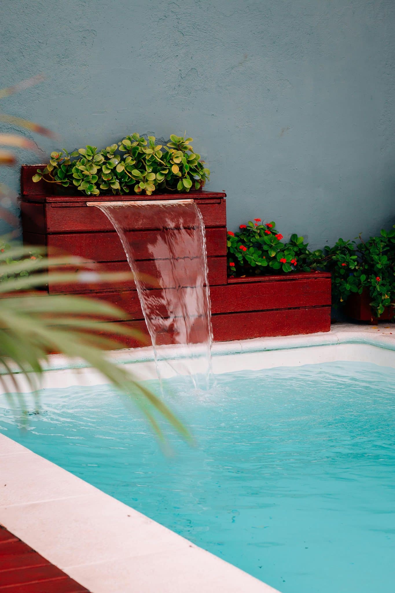 Top 7 Modern Pool Waterfall Ideas - Avanti Landscaping